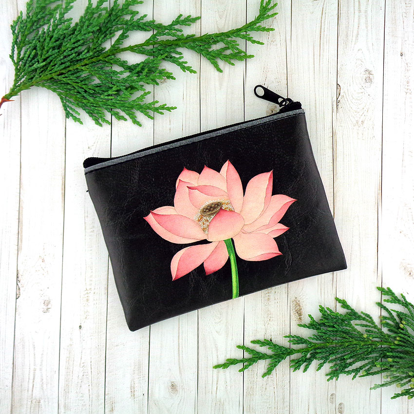 LAVISHY design & wholesale vegan coin purses to gift shops, clothing & fashion accessories boutiques, book stores and speciality retailers in Canada, USA and worldwide.