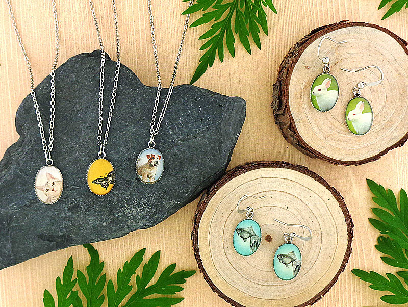 LAVISHY Lovely collection wholesale rhodium plated dainsy pendant earrings and necklaces with pop art inspired funky prints