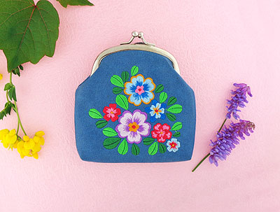 LAVISHY Elma collection wholesale large vegan embroidered kiss lock frame coin purses to gift shop, clothing & fashion accessories boutique, book store in Canada, USA & worldwide.