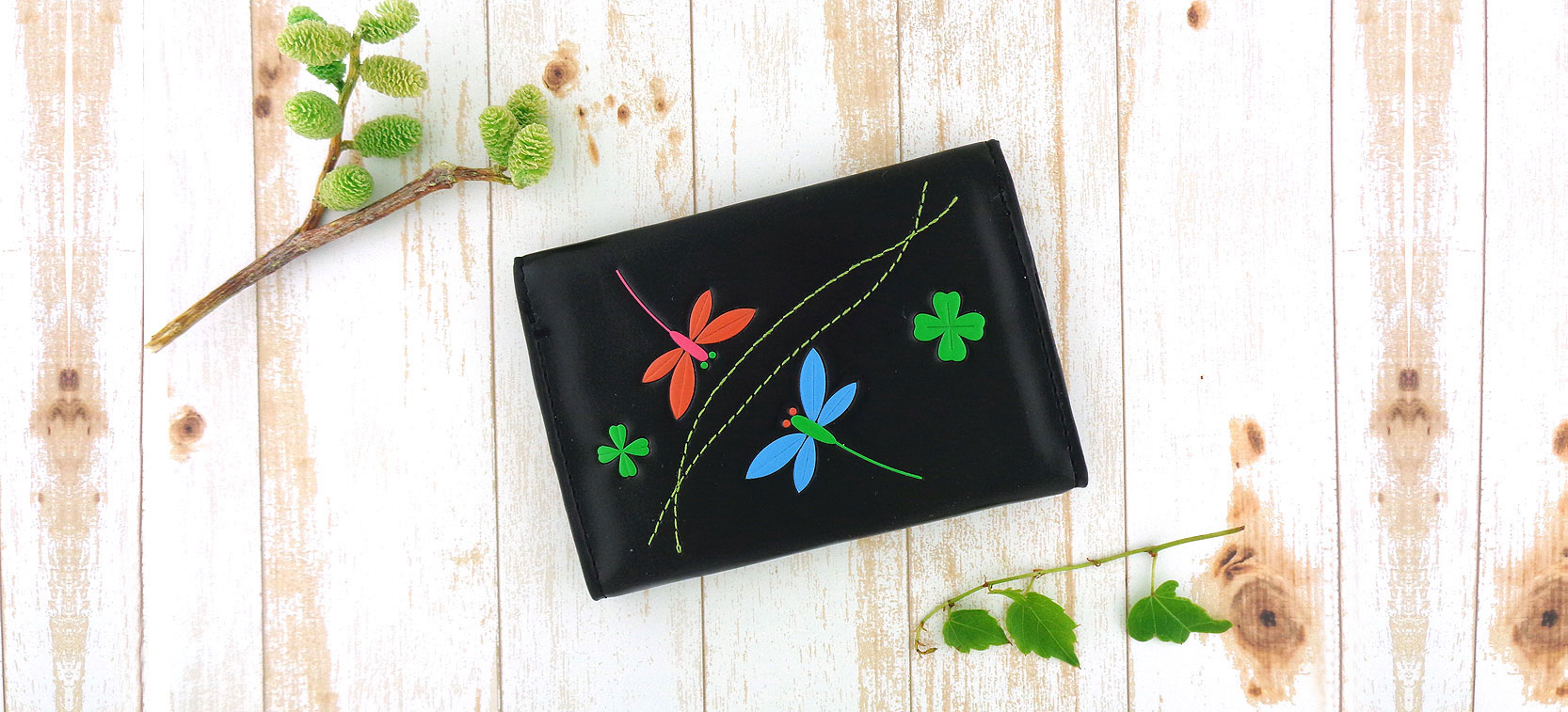 LAVISHY design and wholesale good luck/lucky clover themed vegan accessories and gfits to gift shops, boutiques and book stores in Canada, USA and worldwide.